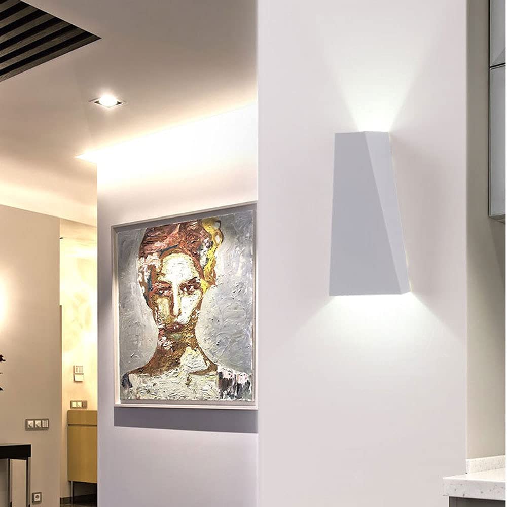 SXSCARKX Black Long Triangle Outdoor Wall Mount Light Frosted Aluminum Simplicity Lamp Nordic Minimalism Outside Sconce Fixtures for Courtyard Background Corridor