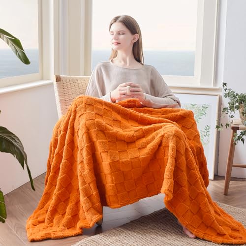 NEWCOSPLAY Super Soft Twin Blanket Orange Premium Silky Flannel Fleece 3D Checkered Lightweight Bed Blanket All Season Use (Orange Checkered, Twin(60"x80"))