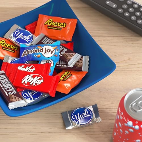 Image of Hershey Assorted Chocolate Flavored Candy Variety Party Pack, 25 oz