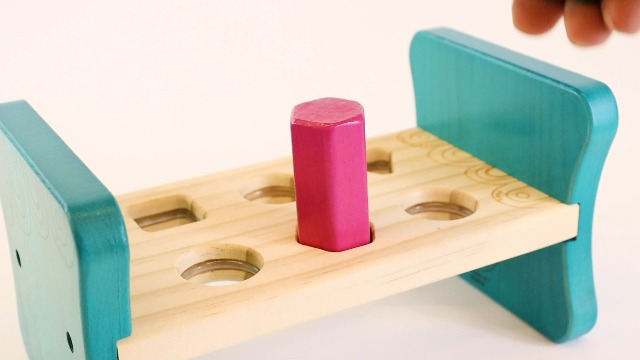 Amazon.co.jp: B. toys 木製ハンマートイ とんとんハンマー ブロック6