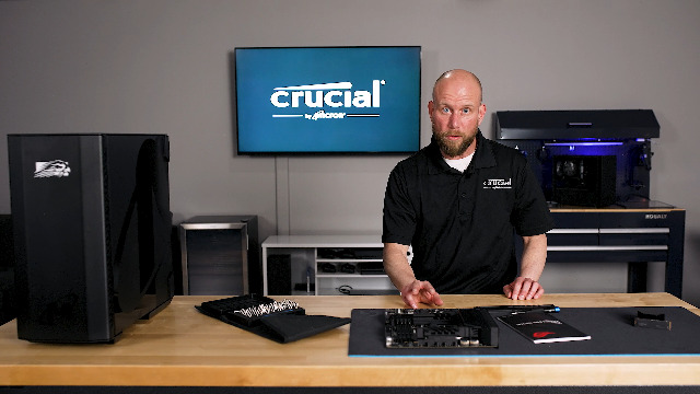 Crucial T700 4TB SSD PCIe Gen5 NVMe M.2 Internal Gaming SSD, Up to