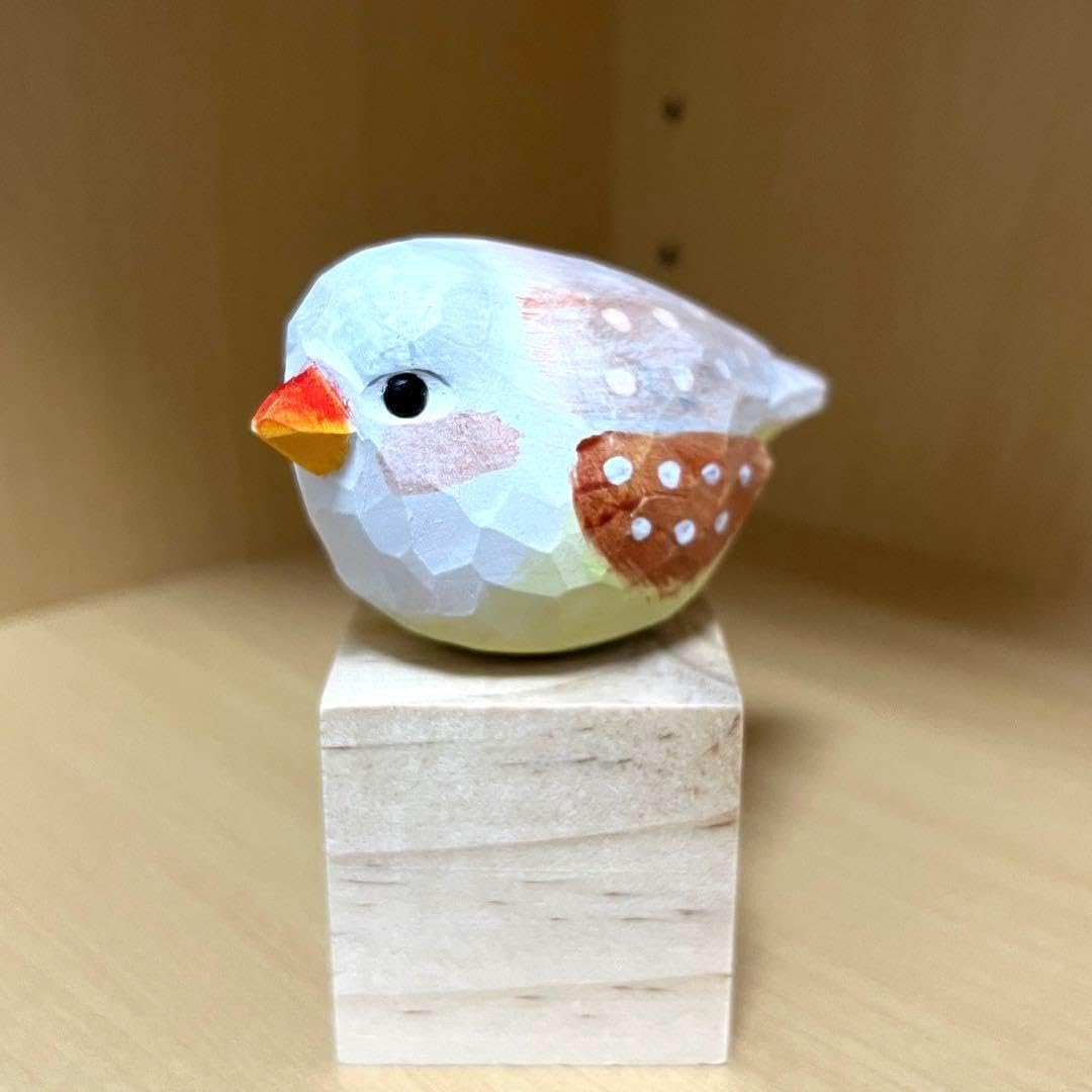 Amazon.co.jp: インテリア小物 小鳥の置物 木彫り キンカチョウ