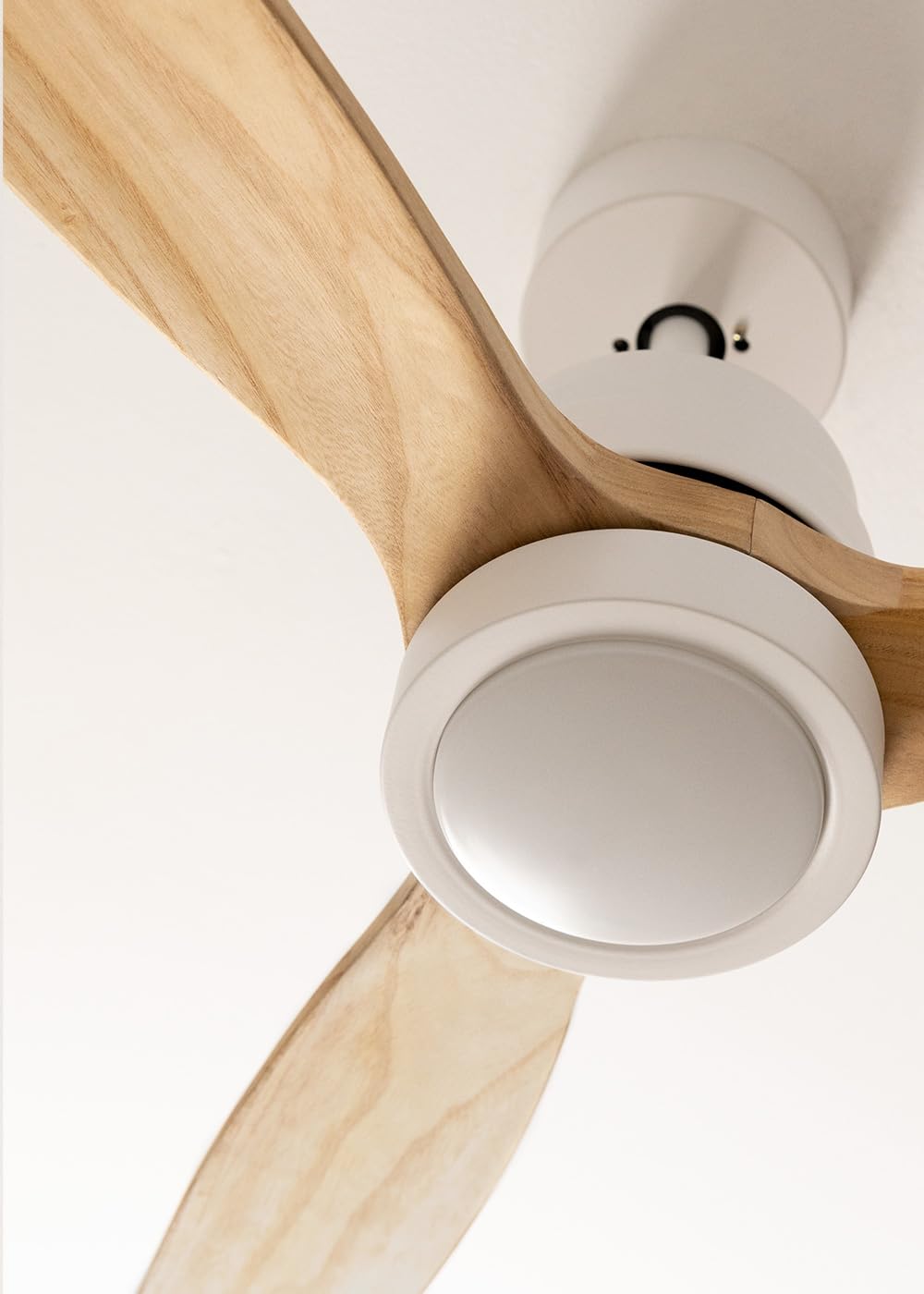 CREATE/WINDSTYLANCE NATURAL WOOD/Ventilador de techo con luz blanco aspas madera natural con Wifi y mando / 40W. Temporizador. Ø132 cm. 6 velocidades. verano-invierno. doble altura