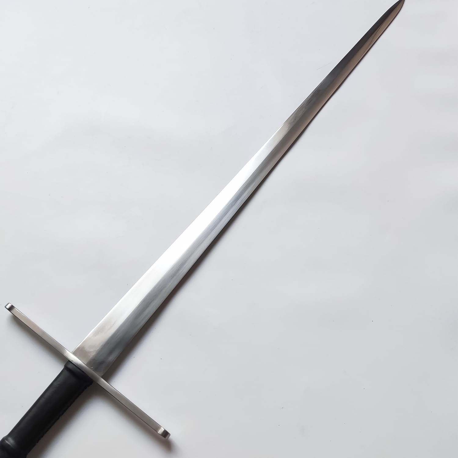 123 cm mittelalterliches schwarzes westliches Langschwert mit Scheide für den Außenbereich, zum Üben, für die Sammlung