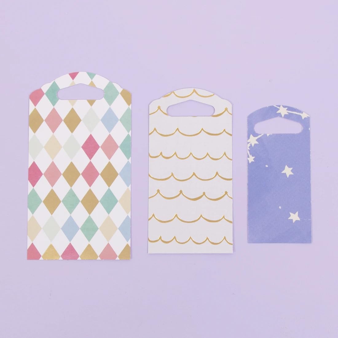 Perforatrice 3 en 1 pour papier et étiquettes - 3,8 cm - 5,1 cm - 6,3 cm - Petit trou - Perforatrice pour étiquettes cadeaux - Pour travaux manuels, scrapbooking, cartes, loisirs créatifs Perforatrice 3 en 1 pour papier et étiquettes - 3,8 cm - 5,1 cm - 6,3 cm - Petit trou - Perforatrice pour étiquettes cadeaux - Pour travaux manuels, scrapbooking, cartes, loisirs créatifs