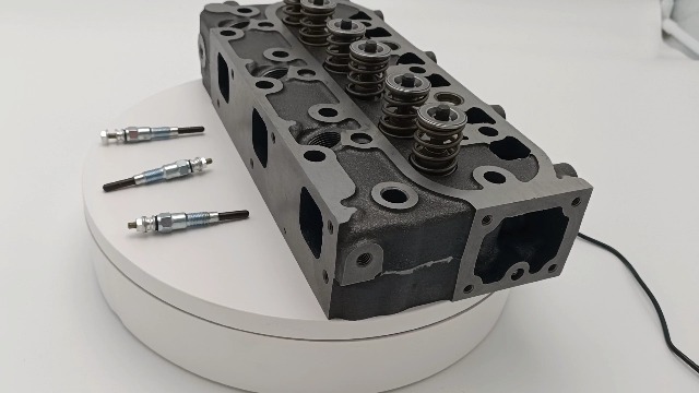Amazon.com: Kubota D1105 Cylinder Head with Valve Train for Full