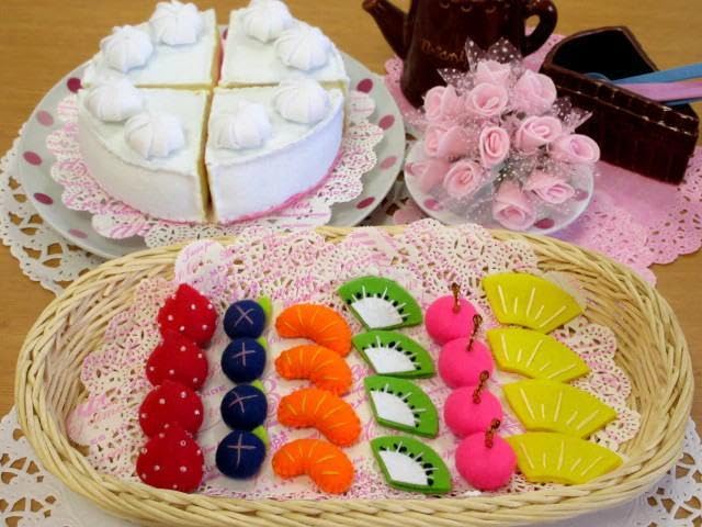 Amazon.co.jp: フェルト ままごと 作って遊べるケーキ屋さん