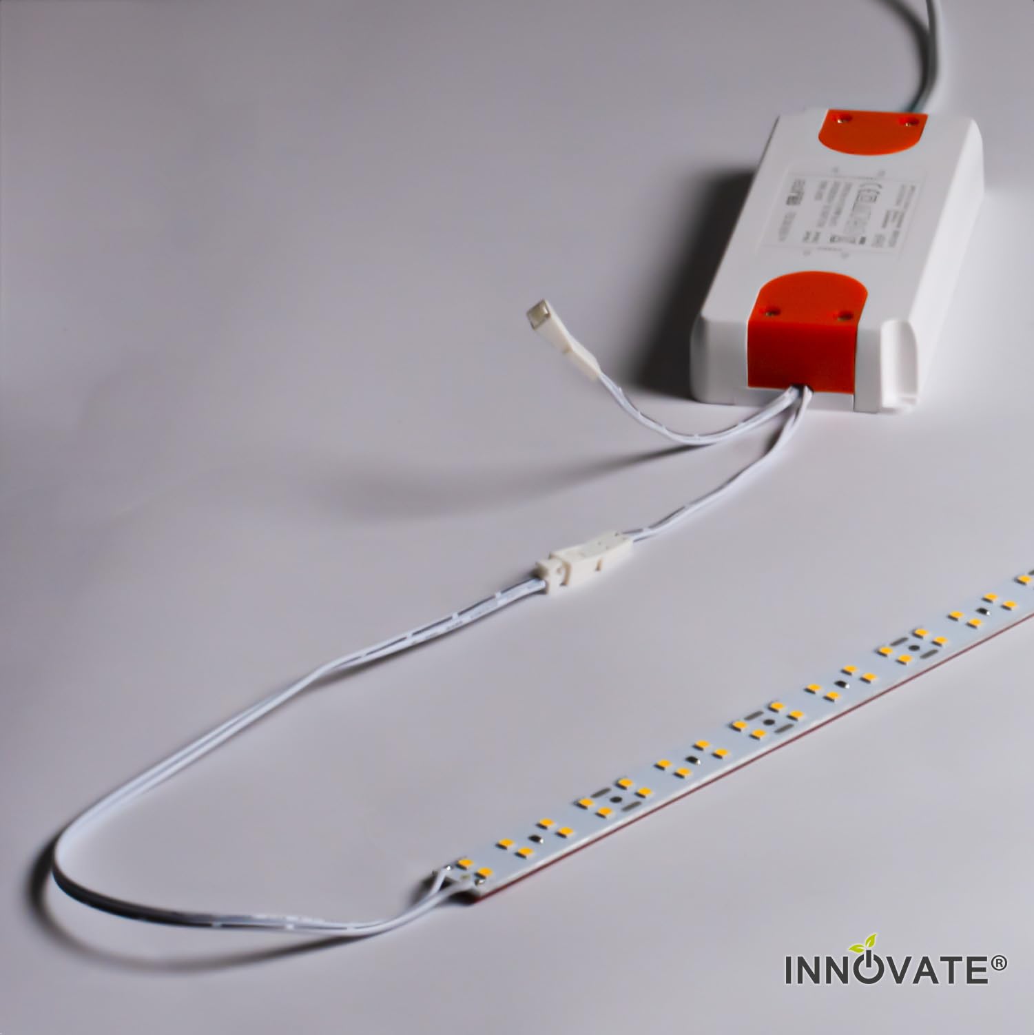 INNOVATE LED Trafo ECO mit Eurostecker und Mini AMP Female 24 Volt/DC, 0-50W - LED Treiber - Transformator - Netzteil - Driver - Power Supply - Netzgerät mit Anschlusskabel (24V 50W)