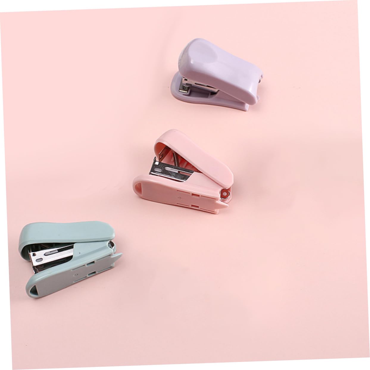 NUOBESTY 5 Ensembles Mini Agrafeuse Papeterie De Bureau Agrafeuse À Main En Plastique Petite Papeterie Esthétique De Bureau Mignonne De 3 pièces * 5