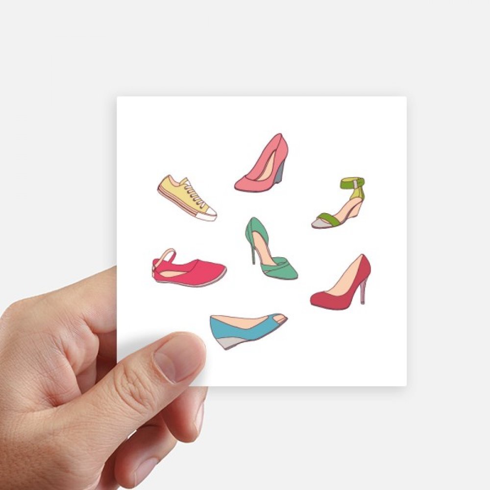 Sticker carré chaussures cartoon idéal pour décorer une valise un ordinateur ou une moto