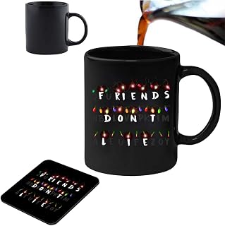 Acen Merchandise Friends Dont Lie Xmas Lights – Neuheit 313 ml Premium Qualität Geschenk Trinkbecher Untersetzer & Geschenkbox Set Tee Kaffee für Büro Arbeit Zuhause