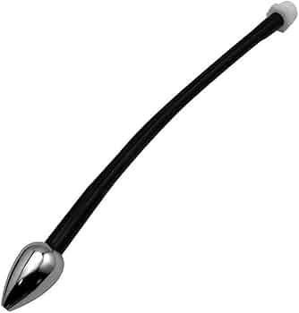 Chiroyli ichki kiyim va paypoqdagi jingalak ayolning surati qalin va tukli mushuklari bolgan ayollar