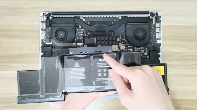 Amazon.co.jp: WorldPlus MacBook Pro 15 Retina 15インチ A1618 A1494