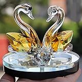 figura de cisne con toallas Decoración del cisne, cuidadosamente seleccionada, que significa cisne blanco rico para el estilo de diseño, un par de cisnes blancos felices esperan y se ven para formar una hermosa forma de corazón, crear un ambiente cálido y romántico.