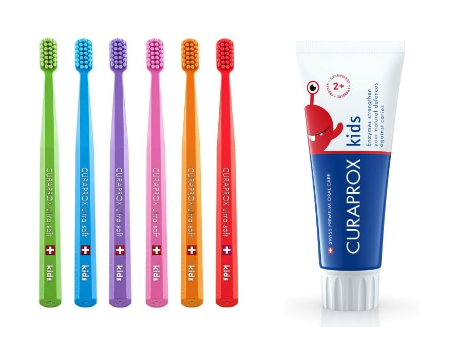 Pack Curaprox 1 unidad cepillo kids (color aleatorio) y 1 unidad Pasta dientes para niños sabor Fresa +2 años