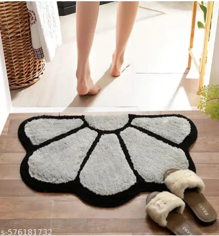 Flower Shape Tufted Door Mat, Grey and Black, Soft Fluffy Rug for Entrance, Bedroom, Bathroom-image-27