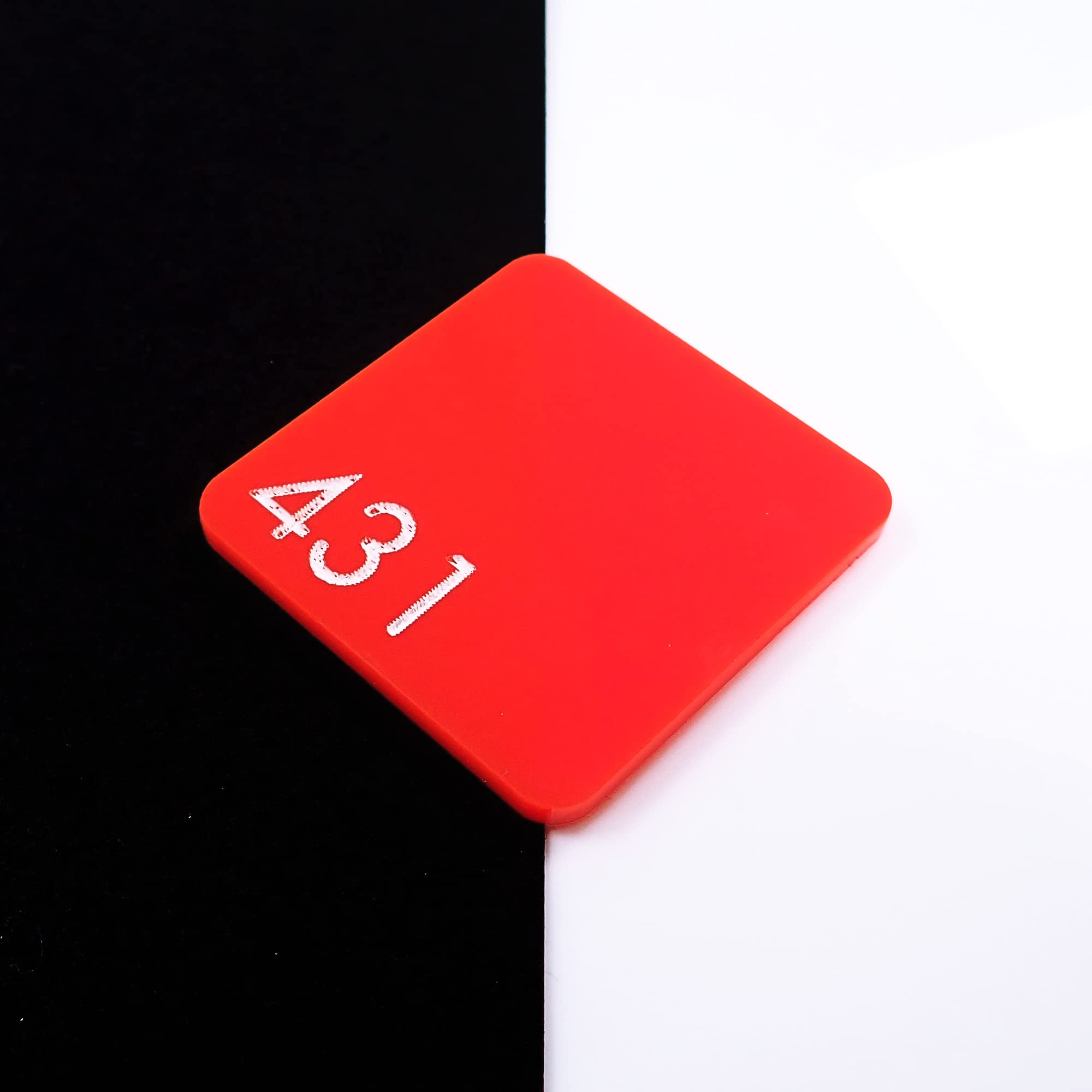 Perspex 431 Red Cast Acrylic Sheet - 600x500x3mm - Image 2