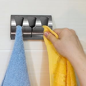 Tatkraft BELL Zelfklevende Handdoek Houder - 3 Handdoeken - Wand Ophang Haak Zelfklevend - Zonder Boren - Met Drie Doek Haakjes - RVS