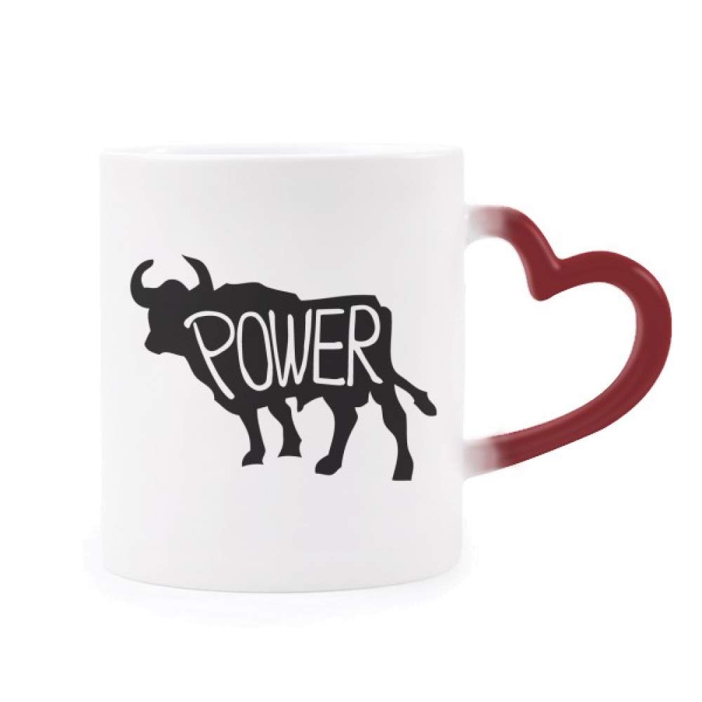 Taza de la vaca para desayunos rústicos con efecto mágico térmico