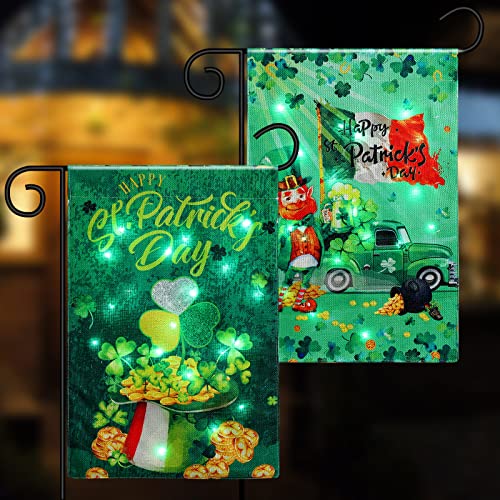 St. Patricks Day Gartenflagge mit Lichtern, Kobold Sat in den irischen grünen LKW-Flaggen, Kleeblatt-Hut, St. Patricks Day Flagge, Garten, Outdoor-Dekorationen (71x101 cm) Cover