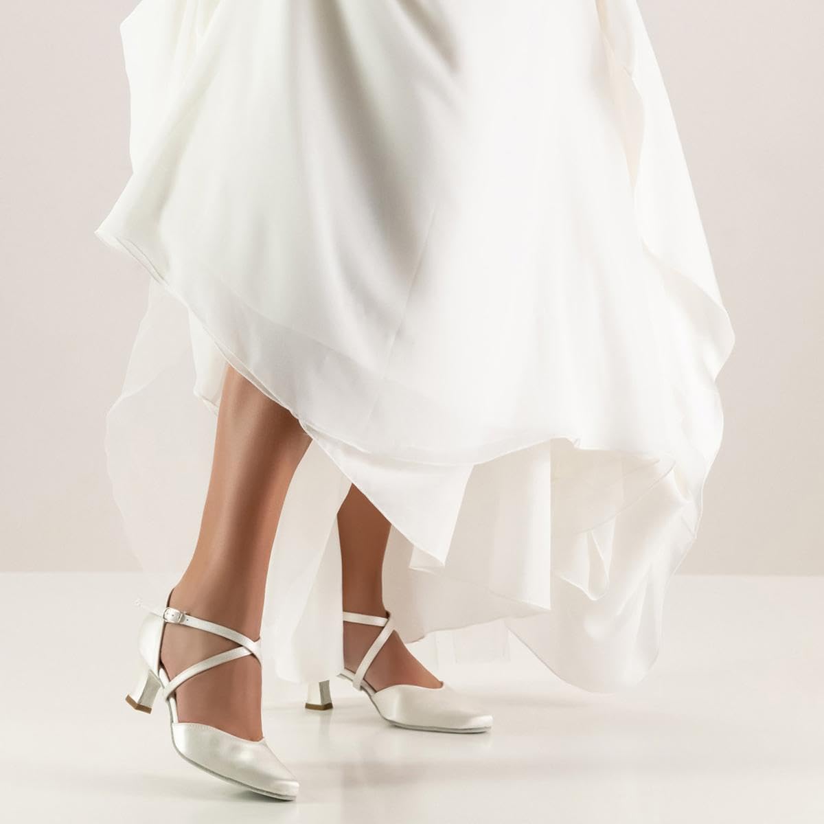 Werner Kern Damskie buty do tańca Patty 5,5 - satynowa biel - szerokość normalna - obcas flare 5,5 cm - podeszwa z zamszu - Made in Italy