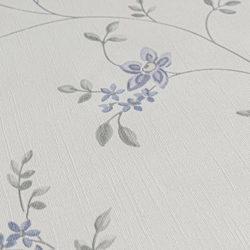 A.S. Création Maison Charme Vliestapete mit floralem Muster 0,53 x 10,05 m – Creme, Grau, Blau – Blumentapete im Landhausstil Made in Germany – 390713