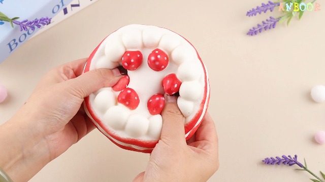 Anboor Squishy Jumbo 4.3″ – Pastel De Fresa Kawaii, Sube Lento Y Con Aroma, Ideal Para Aliviar El Estrés