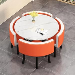 Generisch Runder Konferenztisch mit orangen Stühlen