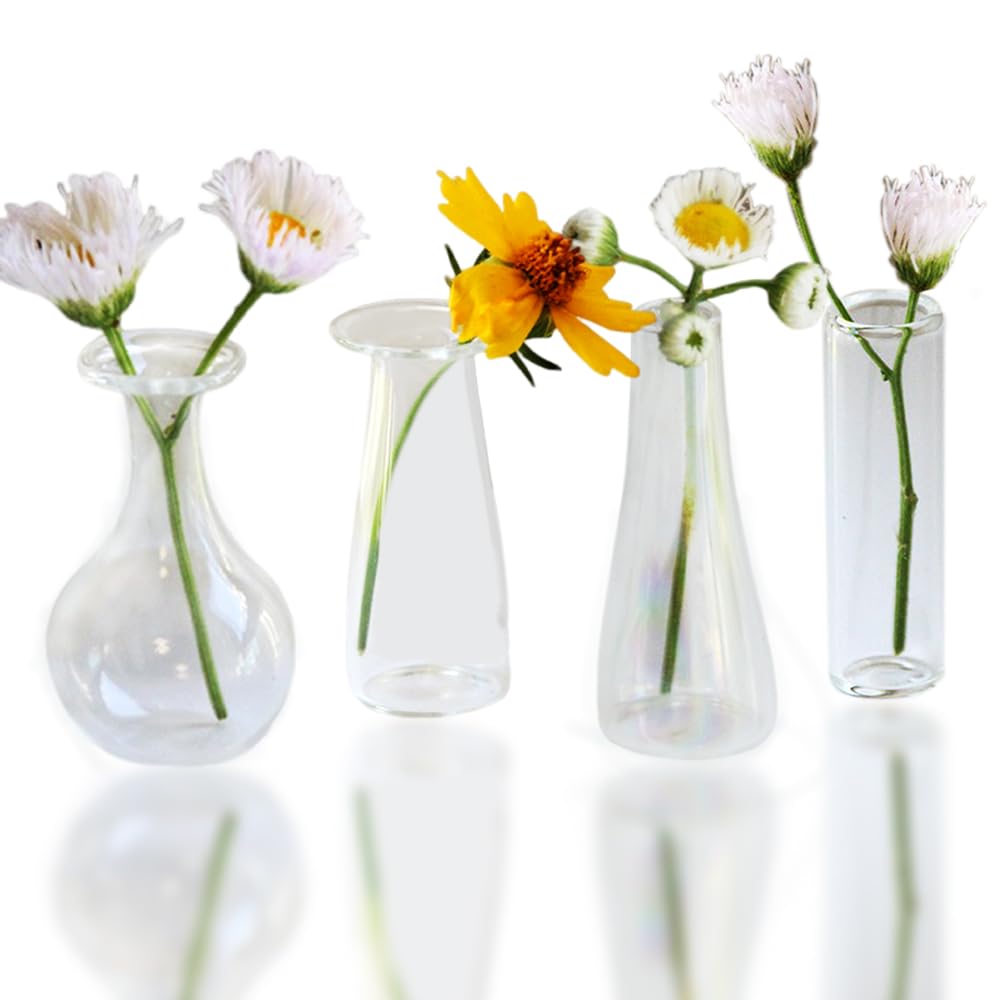 Miupoo Mini Clear Glass Bud Vases Bulk,Small Ribbed Vintage Miniature Vases for Table Decorations Centerpieces,Flower Vase for Wedding Decor Rustic Decorative,4Pieces,Smooth Vase