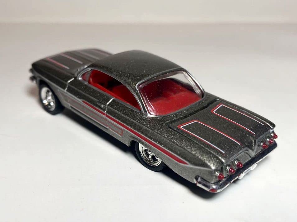 Amazon | Revell 1/64 LOWRIDERS '61 CHEVY IMPARA レベル