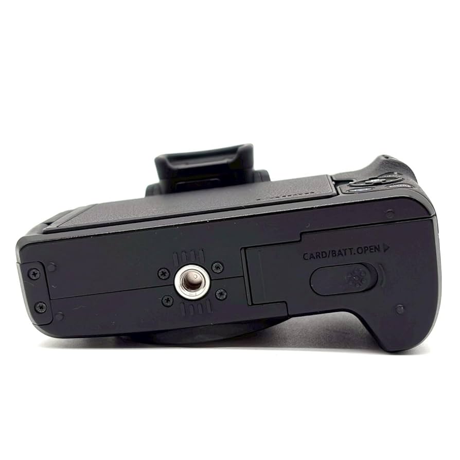 Amazon | キヤノン EOS Kiss M 【ボディ (レンズ別売