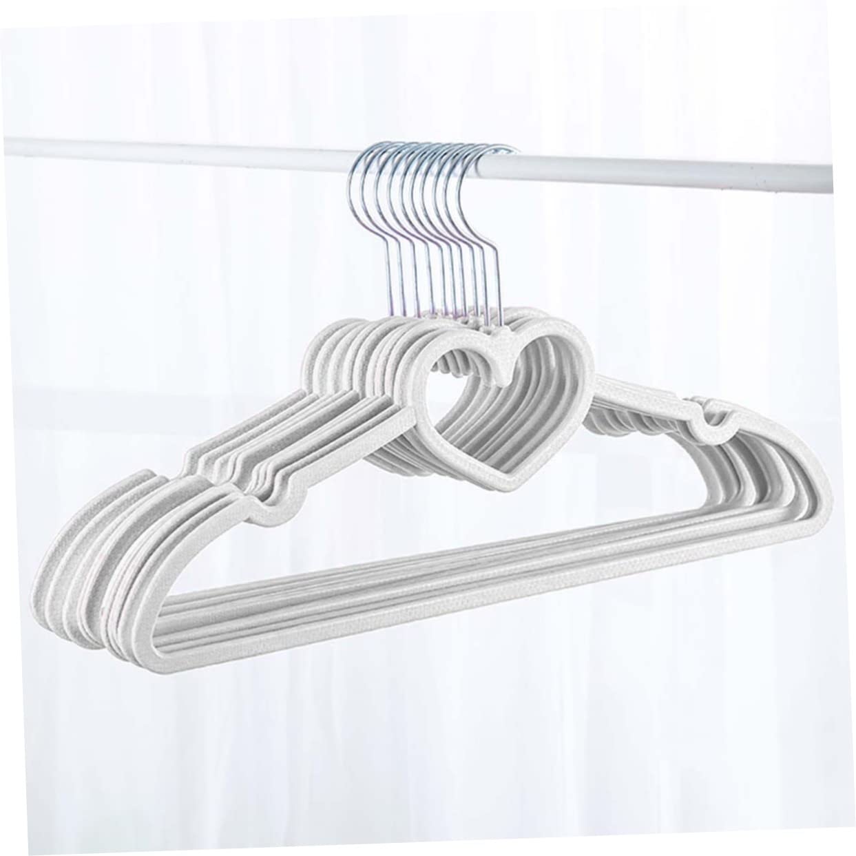 Alipis 10Pcs Heart Shape Plastic Clothes Hangers for Home Organization White Hangers No Edges Design with Hooks for Garments and Accessories Display