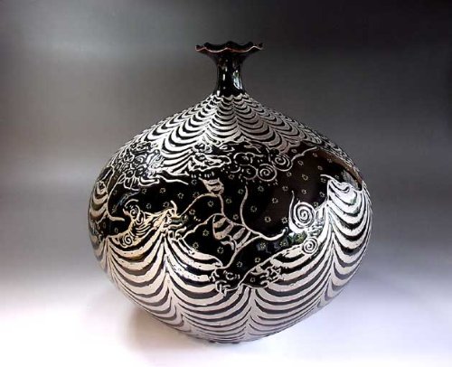 伊万里焼の花瓶？壺？ Amazon.co.jp: 有田焼・伊万里焼｜花瓶陶器・花器・壺｜贈答品｜高級