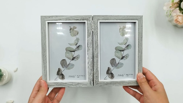 アッセンデルフト　写真立て Amazon.com - Daimix 5x7 Bronze Antique Oval Picture Frame