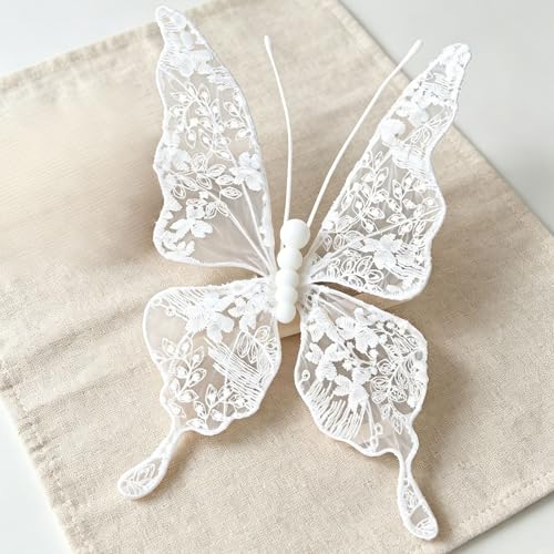 Décoration de papillon pour sublimer une chaise de table et masquer un dossier usé - 7