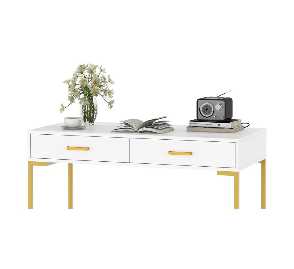 Eenvoudig Thuiskantoor Met Een Houten Bureau Stock Foto - Image of modern, architectuur: 186684270