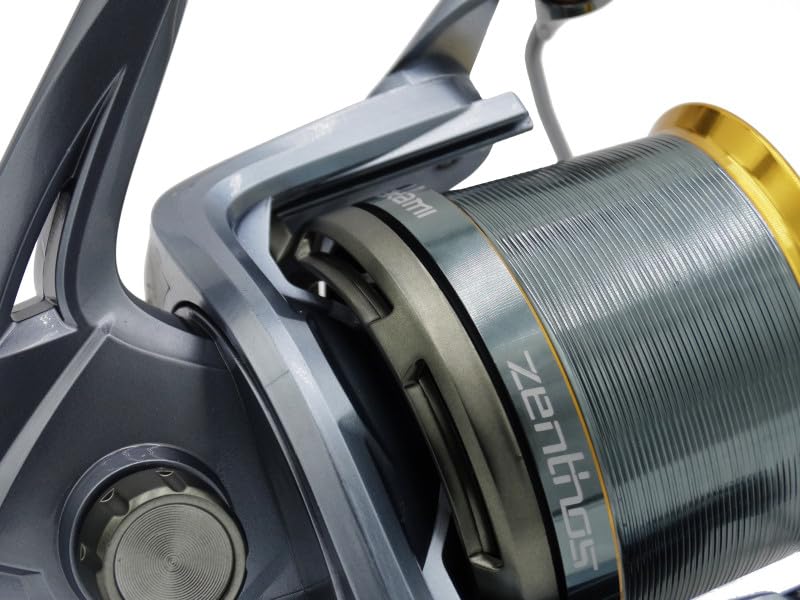 Akami ZENTHOS Moulinet Surfcasting avec Oscillation lente SOS - 8 Roulements Japan - Microfrein 18kg - Bobines 8000 et 10000