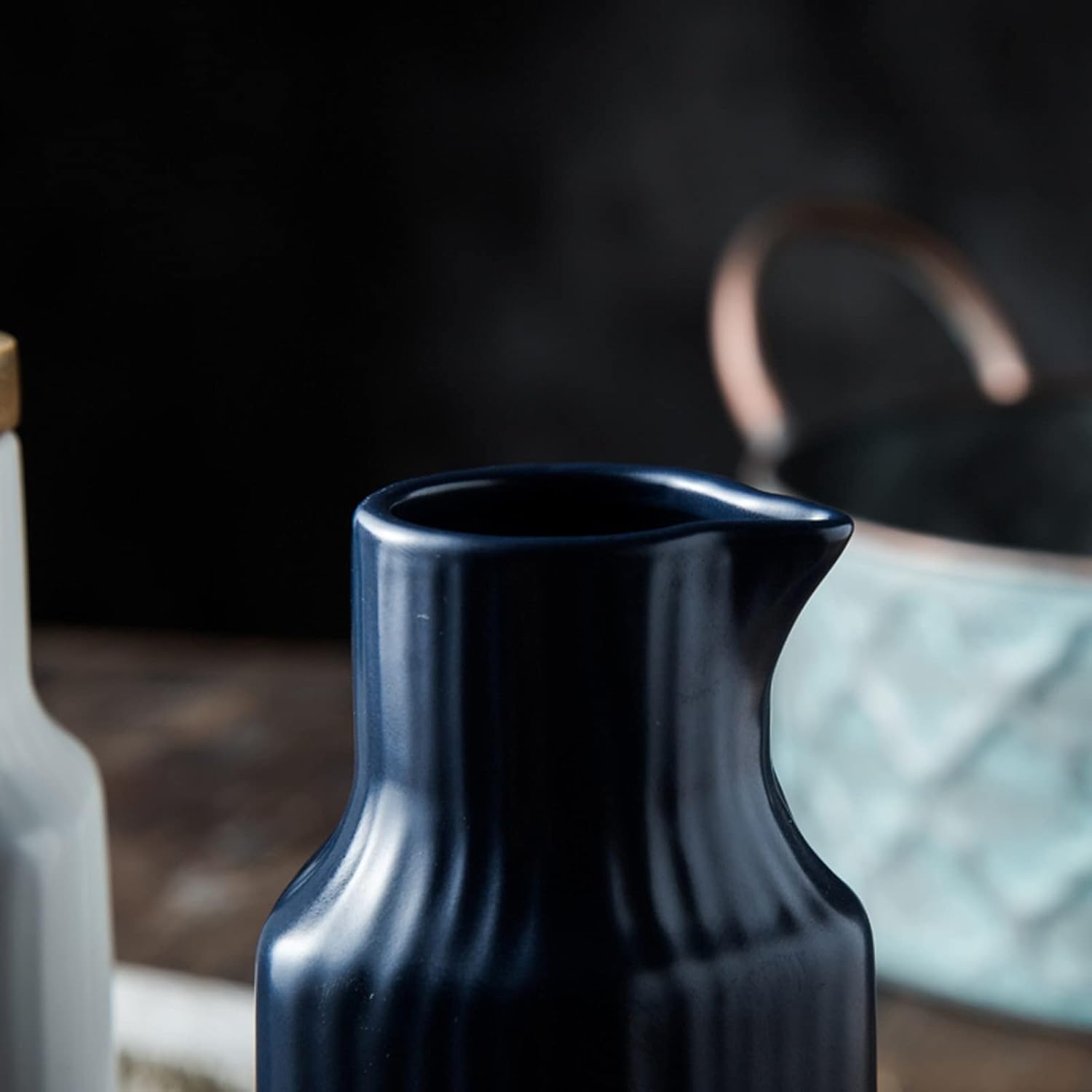 oil bottle Simple Ceramic Oil and Vinegar Dispenser Creative Kitchen Oil Bottle with Leak-proof Spout Household Condiment Container oil sprayer(Color:D)
