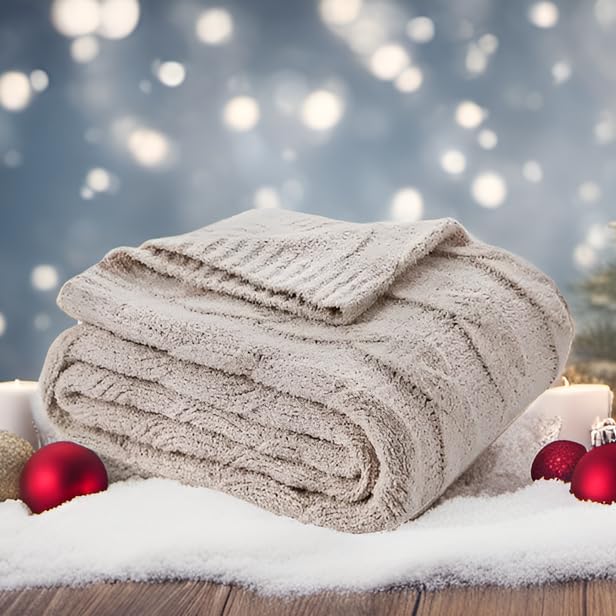 Amélie Home Ivory Cable Knit Throw Blankets,Microfiber Feather Yarn Plush Soft Warm Throw Cozy Fluffy Blanket for Couch Bed Sofa 50'' x 60''