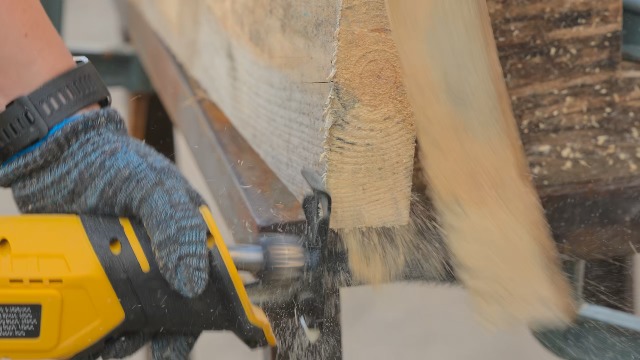 Scie Sabre Sans Fil 12V Avec 2 Batteries 2.0Ah WORCRAFT | CSS-S12LI