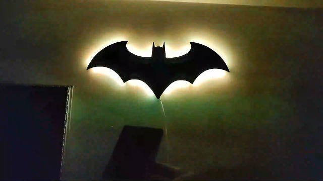 Bat Night Light Superhero LED Signal Cool Lamp with 16 Colors
