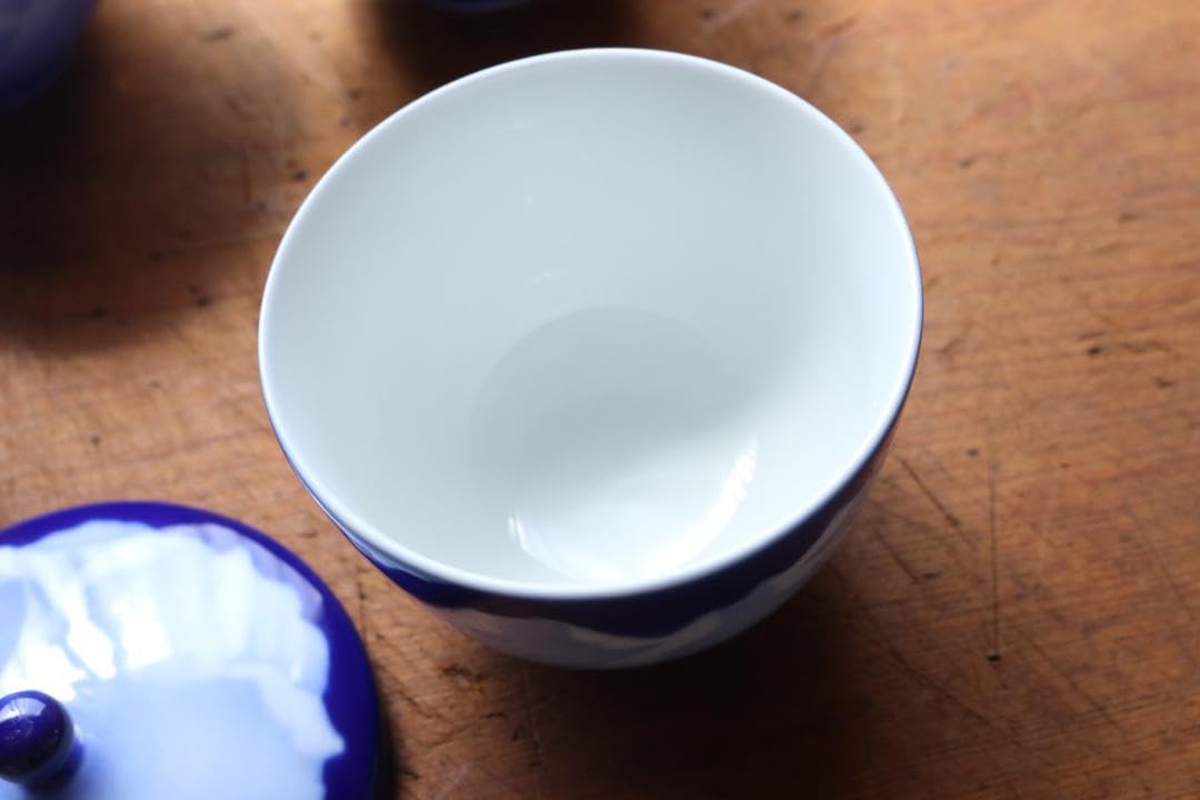【新品未使用】深川製磁　高級茶器　湯呑み5客セット　宮内庁御用達　ブルー蓋付き Amazon.co.jp: 深川製磁 有田焼 蓋付き湯呑み茶碗 5客セット