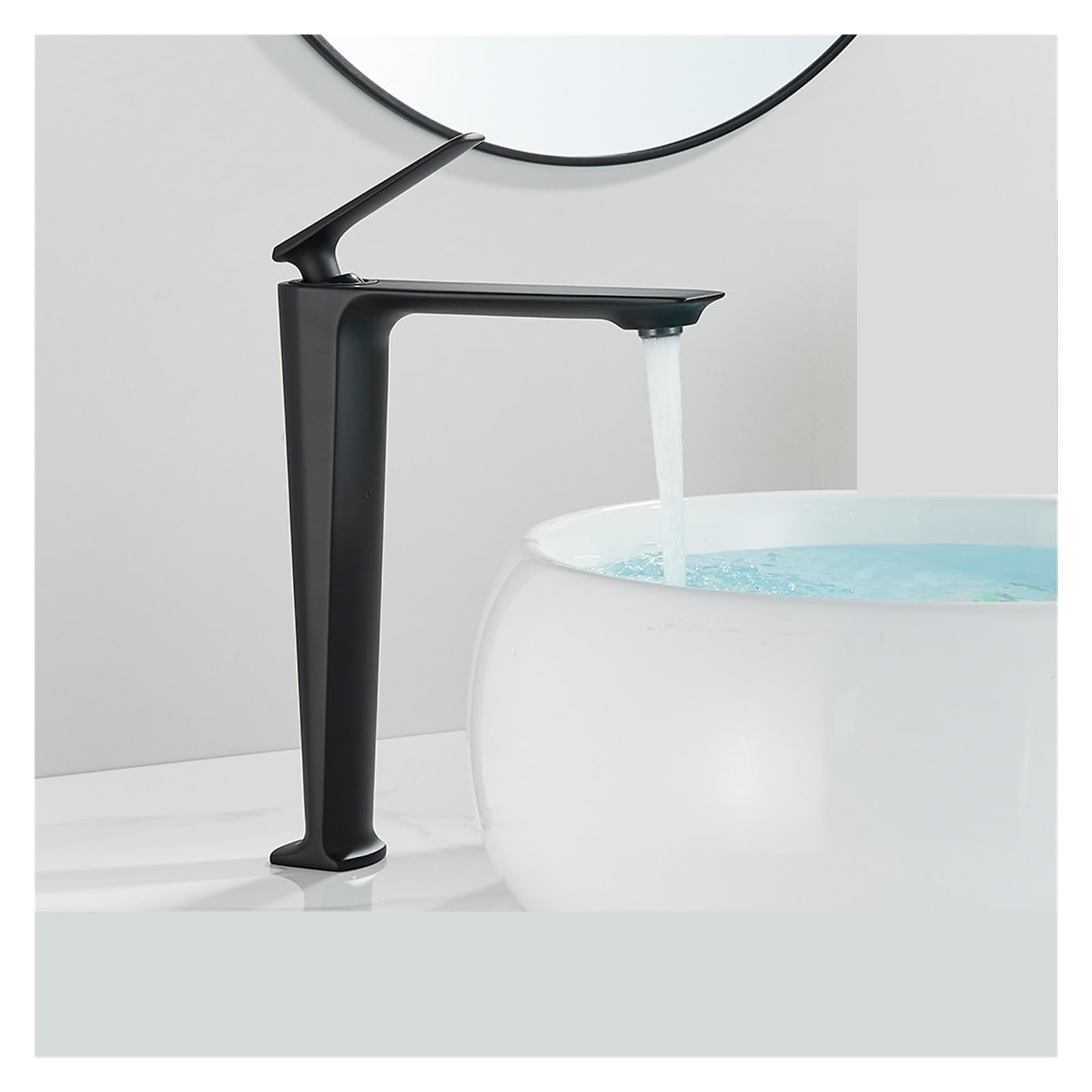 Robinet de lavabo noir mat rehaussé pour une salle de bain moderne