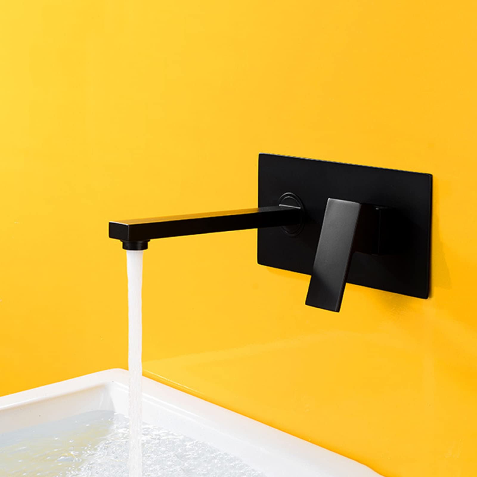Robinet de salle de bain mural noir pour éliminer le calcaire autour du lavabo