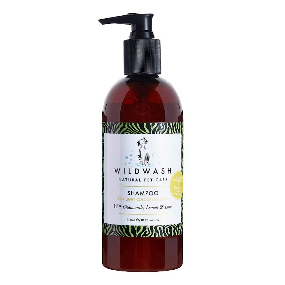 WildWash Light Coat Shampoo for Dogs 300ml - Naturally Lightens and adds Shine and Luminosity to Dull Hair - Natural, Sulphate and Paraben-Free for Sensitive Skin - Concentrated