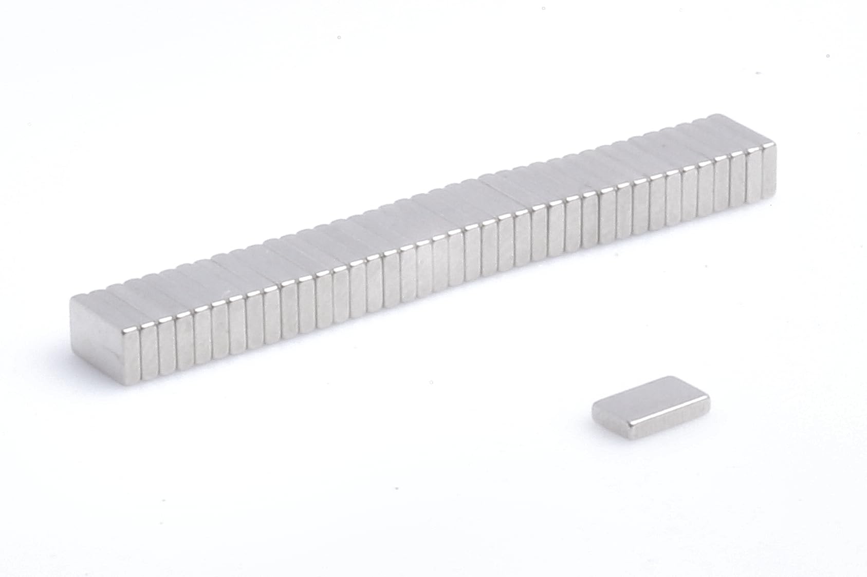 Magnesy neodymowy 5x3x2 mm N38 komplet 100 sztuk, prostokątne, silne magnesy, płaskie, mini magnesy na lodówkę, tablicę magnetyczną, do majsterkowania, biura