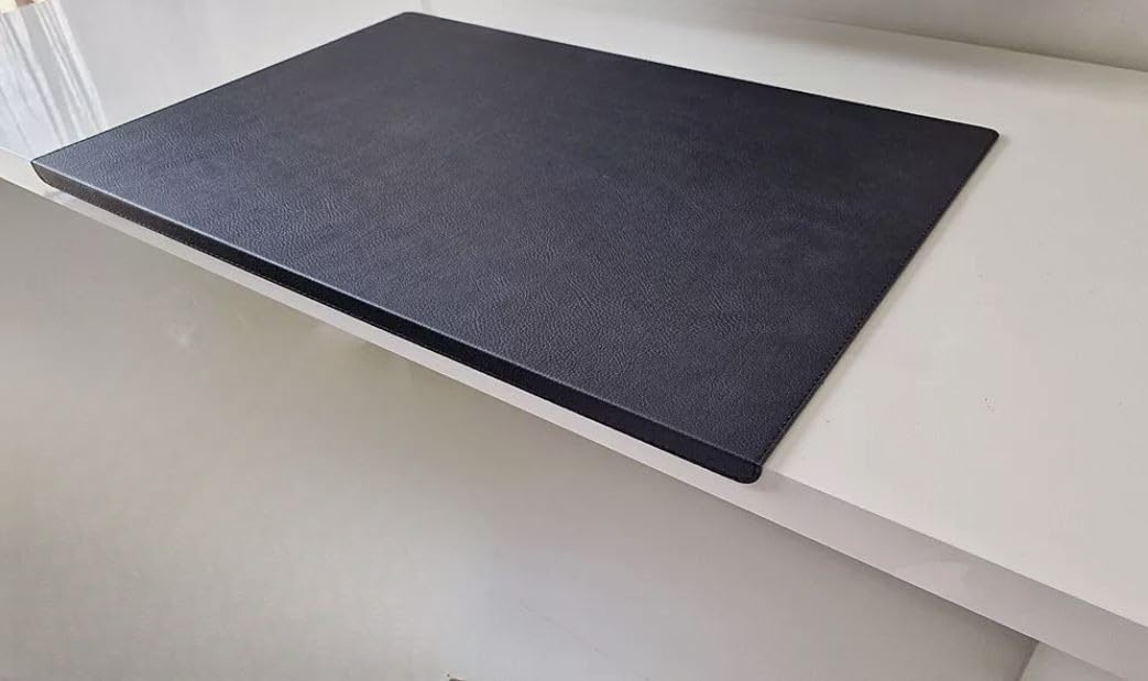 PM Gewinkelte Schreibtischunterlage mit Kantenschutz Just Leder in 3 Grössen und in 7 Farben (Schwarz, 70cm x 48cm)