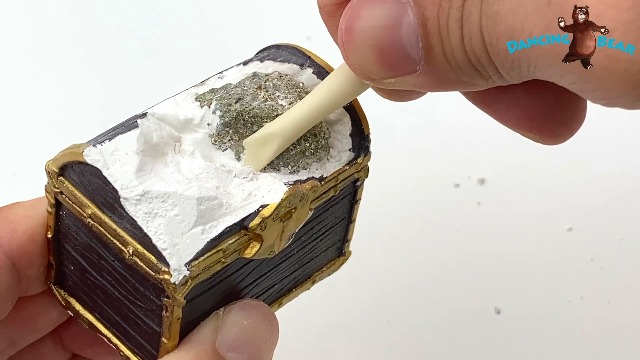 Amazon.com: DANCING BEAR Treasure Chest Dig Kit Party Pack for 12