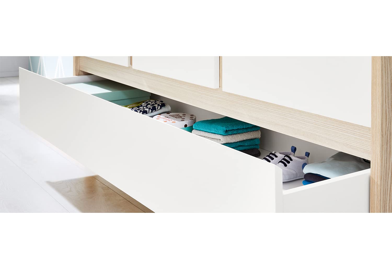 Pinolino Grande Armoire pour Chambre d'enfant Flow avec 3 Portes et 1 tiroir