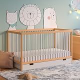 ✅ LE LIT BÉBÉ CLASSIQUE : Un lit bébé à barreaux comme dans les livres d'images. Avec barreaux amovibles et sommier à lattes réglable à neuf positions.